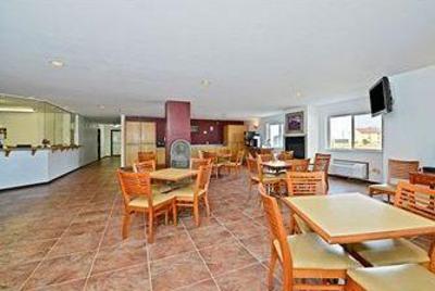 фото отеля Americas Best Value Inn & Suites Cheyenne
