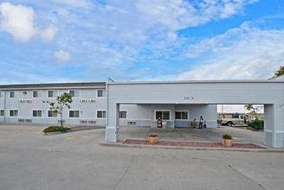 фото отеля Americas Best Value Inn & Suites Cheyenne