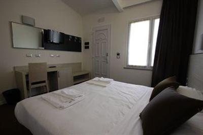 фото отеля Hotel Paradise Airport