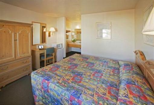 фото отеля Americas Best Value Inn East Albuquerque