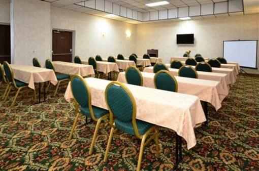 фото отеля Howard Johnson Inn Saugerties