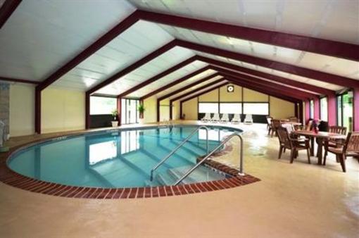 фото отеля Howard Johnson Inn Saugerties