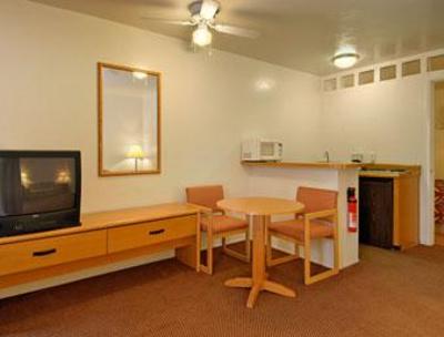 фото отеля Days Inn & Suites Tucson
