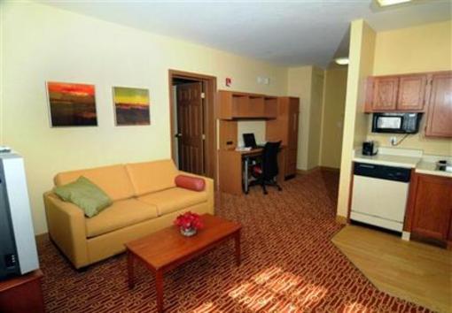 фото отеля Towneplace Suites Miami Lakes
