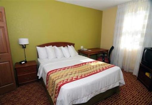 фото отеля Towneplace Suites Miami Lakes
