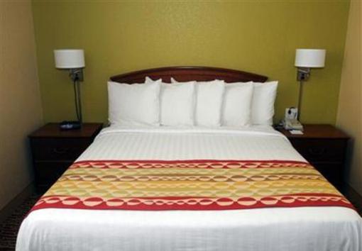 фото отеля Towneplace Suites Miami Lakes