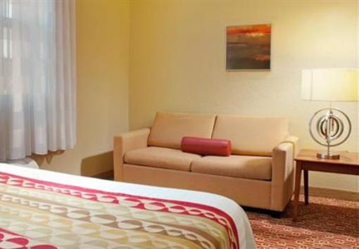 фото отеля Towneplace Suites Miami Lakes