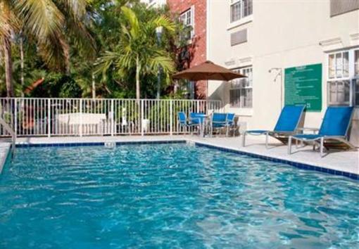 фото отеля Towneplace Suites Miami Lakes