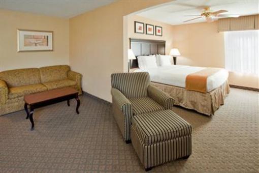 фото отеля Holiday Inn Express South Boston