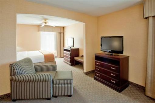 фото отеля Holiday Inn Express South Boston