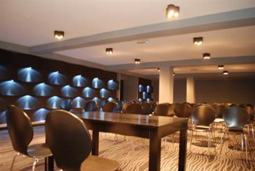 фото отеля Black & White Hotel Myslenice