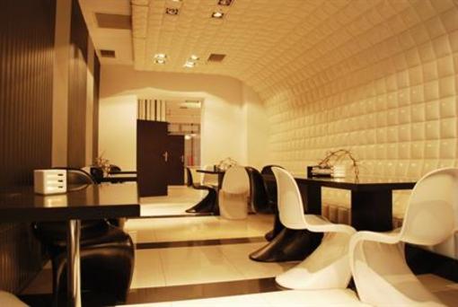 фото отеля Black & White Hotel Myslenice