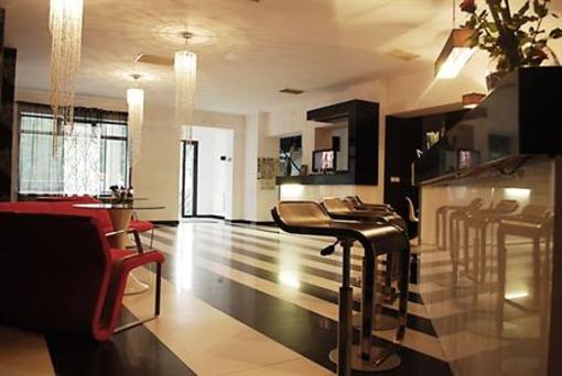 фото отеля Black & White Hotel Myslenice