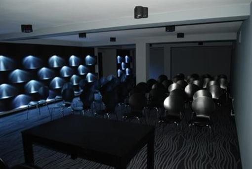 фото отеля Black & White Hotel Myslenice