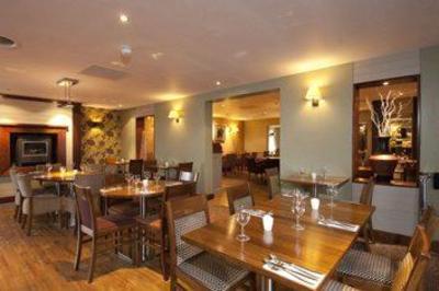 фото отеля Premier Inn Cardiff City Centre