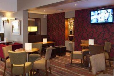 фото отеля Premier Inn Cardiff City Centre