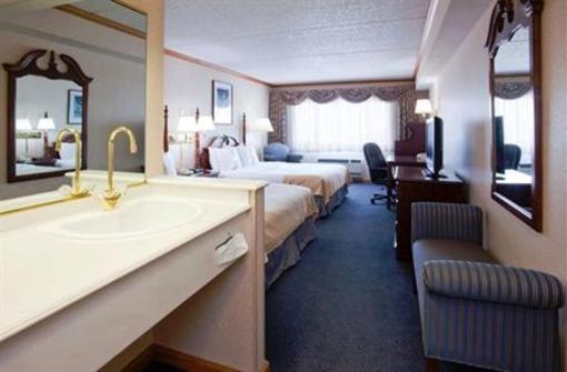фото отеля Holiday Inn Port Washington