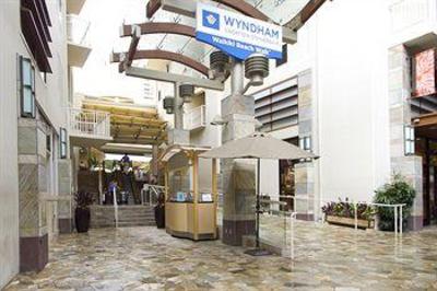 фото отеля Wyndham Waikiki Beach Walk Hotel Honolulu