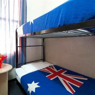 фото отеля Maze Backpackers / CB Hotel