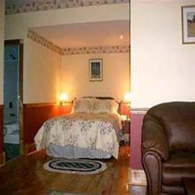фото отеля The Victorian-Candle Bed & Breakfast