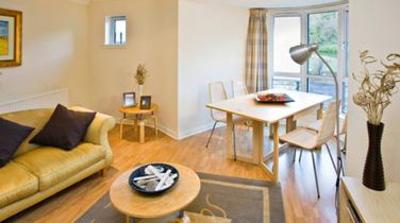 фото отеля Hollyrood Apartments Edinburgh