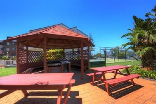 фото отеля Pacific Surf Absolute Beachfront Apartments