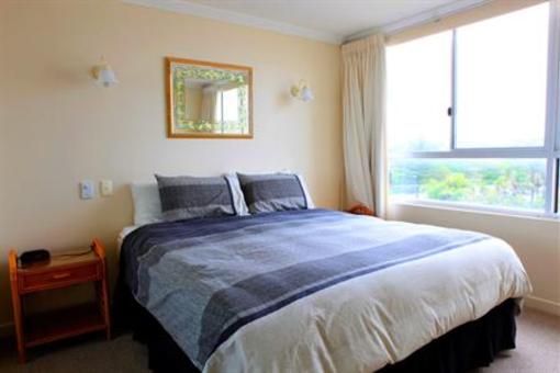 фото отеля Pacific Surf Absolute Beachfront Apartments