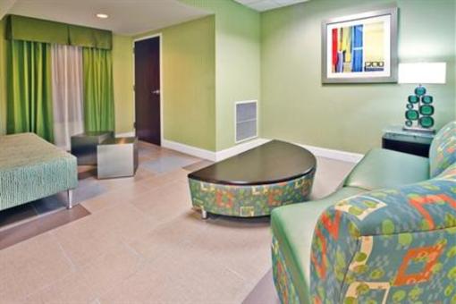 фото отеля Holiday Inn Express Hotel & Suites Brentwood (Tennessee)