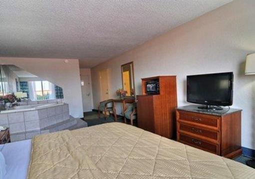 фото отеля Comfort Inn On The Ocean