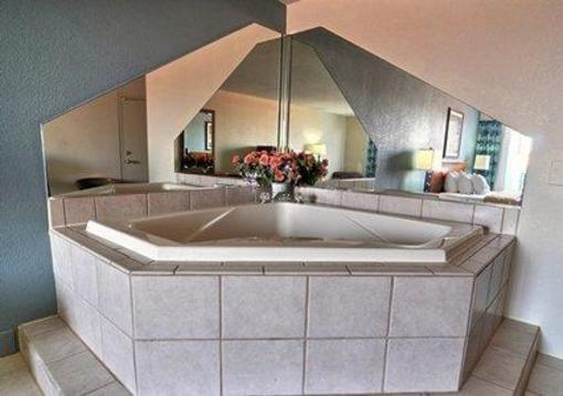 фото отеля Comfort Inn On The Ocean