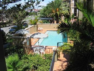 фото отеля Beaches On Wave Street Gold Coast