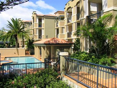 фото отеля Beaches On Wave Street Gold Coast