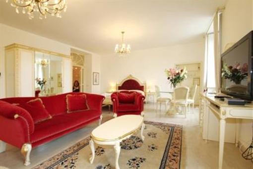 фото отеля Glamour Apartments