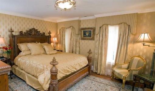 фото отеля 1840s Carrollton Inn
