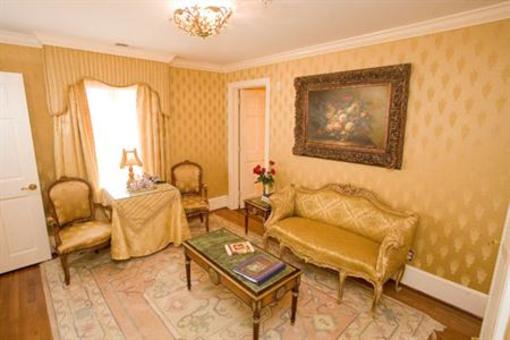 фото отеля 1840s Carrollton Inn