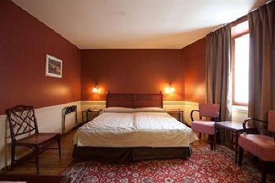 фото отеля Hotel De La Poste Bouillon