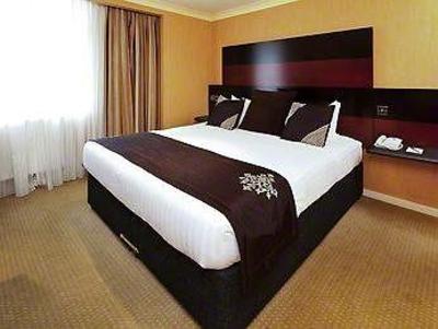 фото отеля Mercure Chester East Hotel