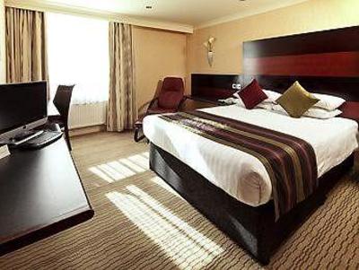 фото отеля Mercure Chester East Hotel