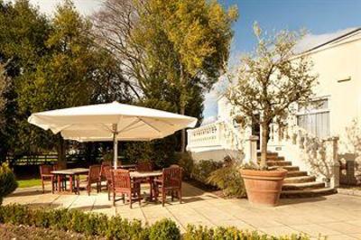 фото отеля Mercure Chester East Hotel