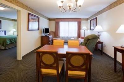 фото отеля Country Inn Suites Marquette