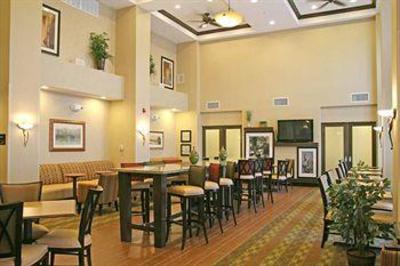 фото отеля Hampton Inn & Suites Chicago Saint Charles