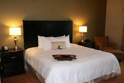 фото отеля Hampton Inn & Suites Chicago Saint Charles