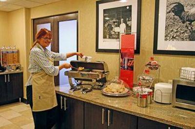 фото отеля Hampton Inn & Suites Chicago Saint Charles