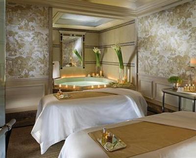 фото отеля Four Seasons Hotel George V Paris
