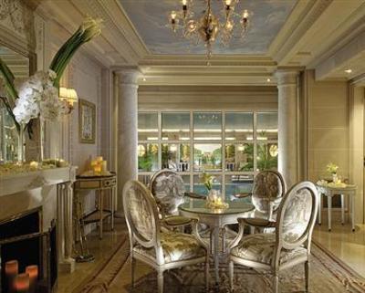 фото отеля Four Seasons Hotel George V Paris