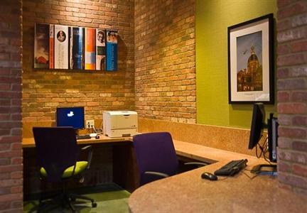 фото отеля Fairfield Inn & Suites Baltimore Downtown/Inner Harbor