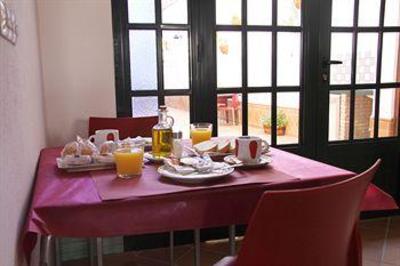 фото отеля Hostal La Fonda del Rocio