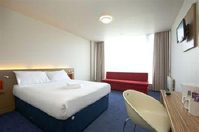 фото отеля Travelodge Limerick Castletroy