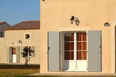 фото отеля Hotelience Les Jasses de Camargue Gallargues-le-Montueux