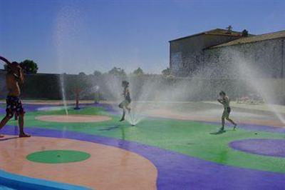 фото отеля Hotelience Les Jasses de Camargue Gallargues-le-Montueux
